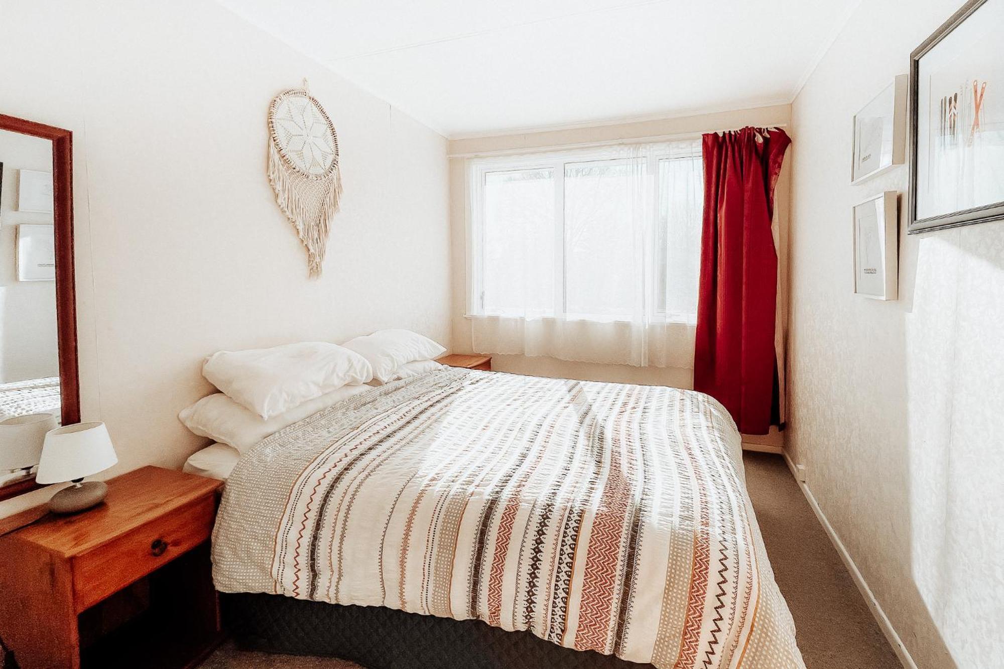 Alpine House Tongariro - Turangi Holiday Home エクステリア 写真