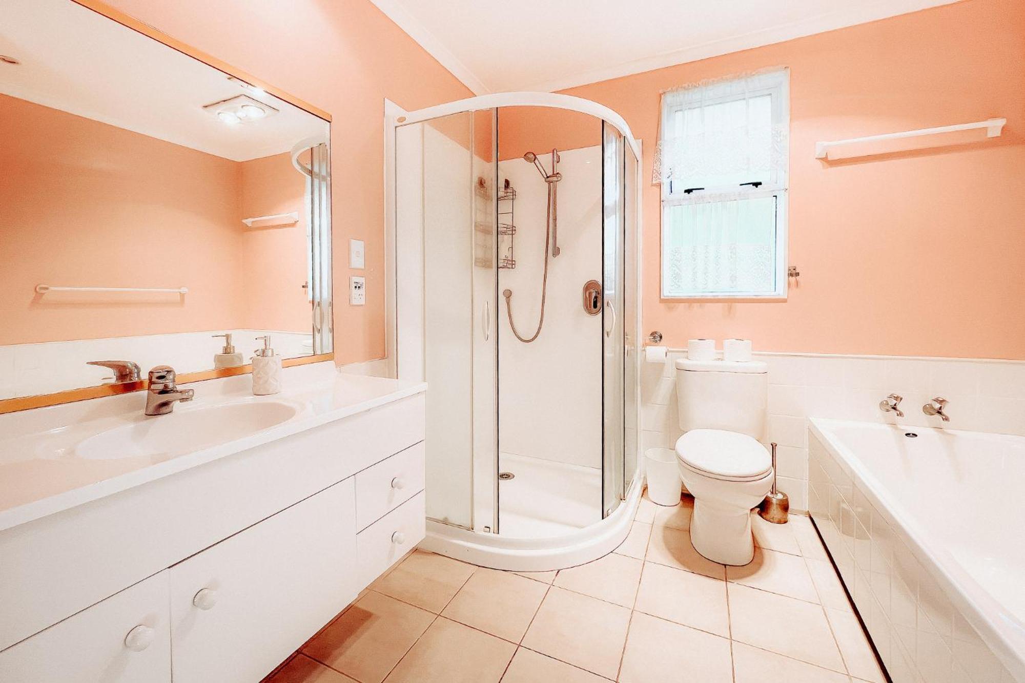 Alpine House Tongariro - Turangi Holiday Home エクステリア 写真