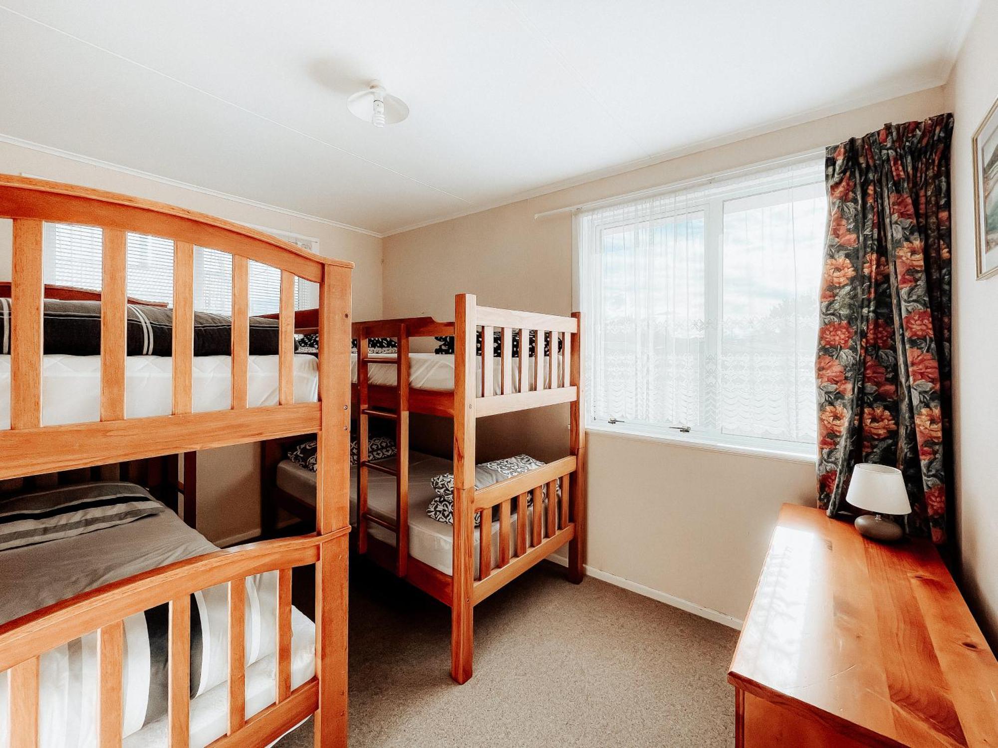 Alpine House Tongariro - Turangi Holiday Home エクステリア 写真